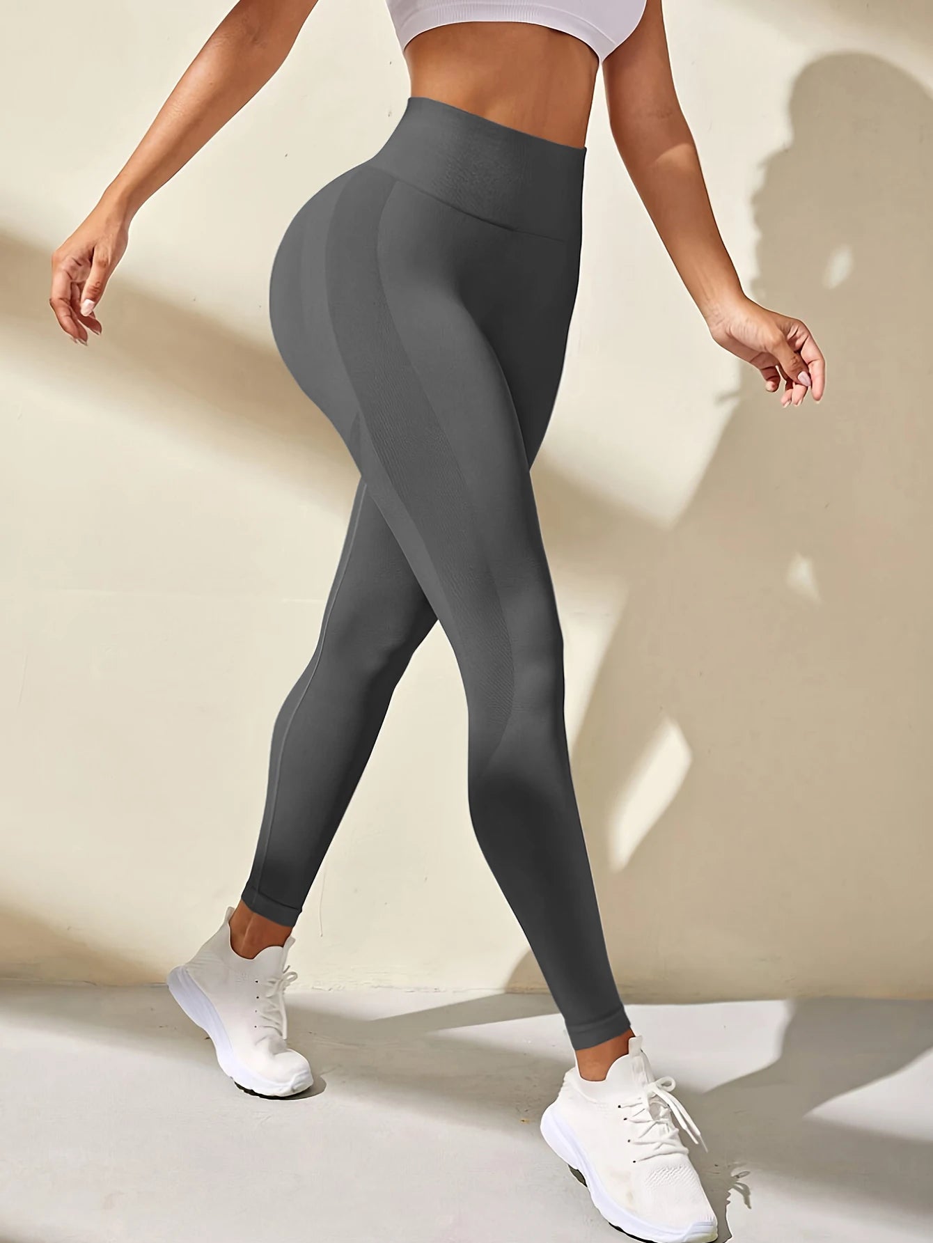 Women's Seamless High-Waist Yoga Crop Pants for Hip-Lifting Fitness