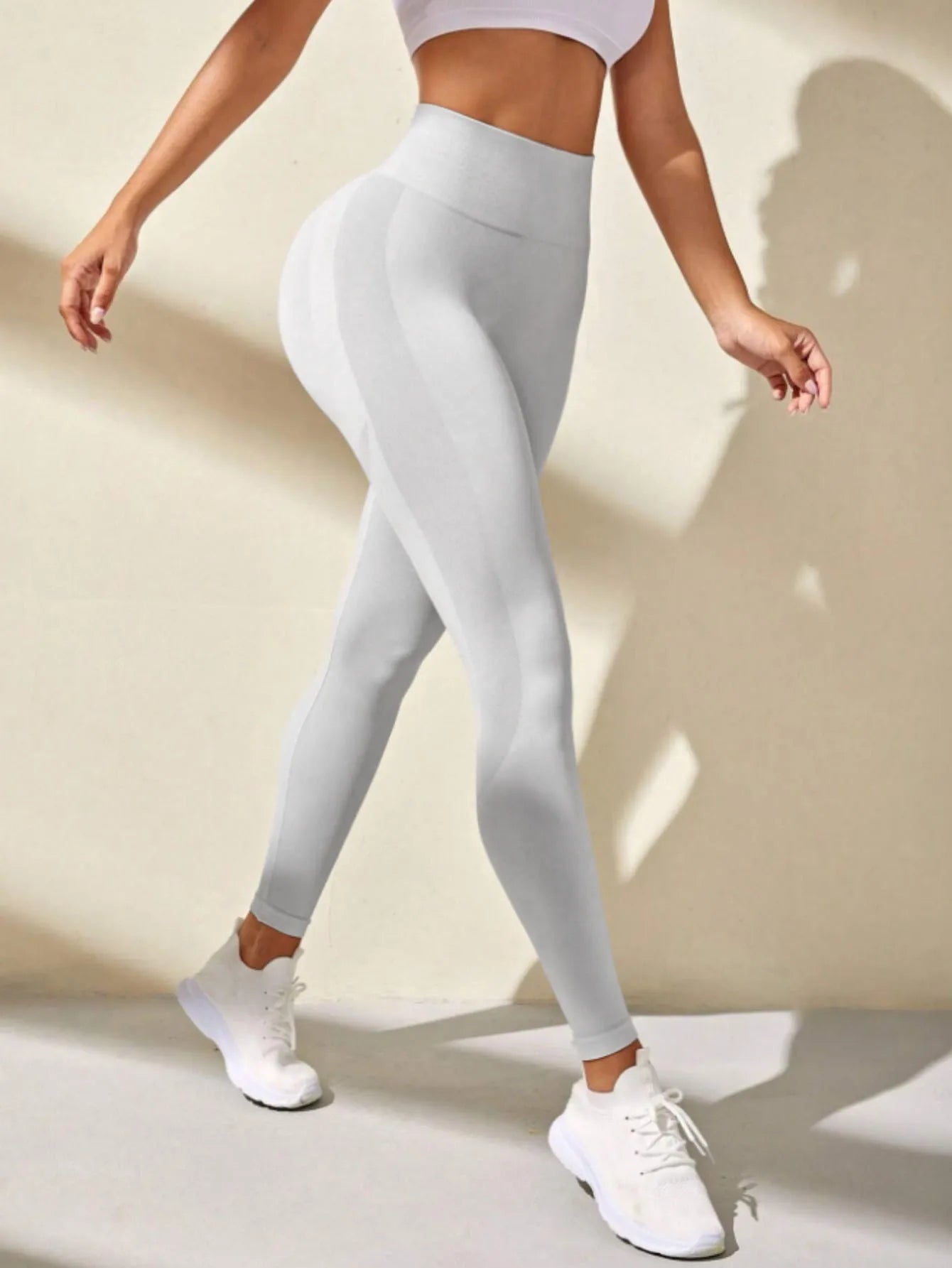 Women's Seamless High-Waist Yoga Crop Pants for Hip-Lifting Fitness