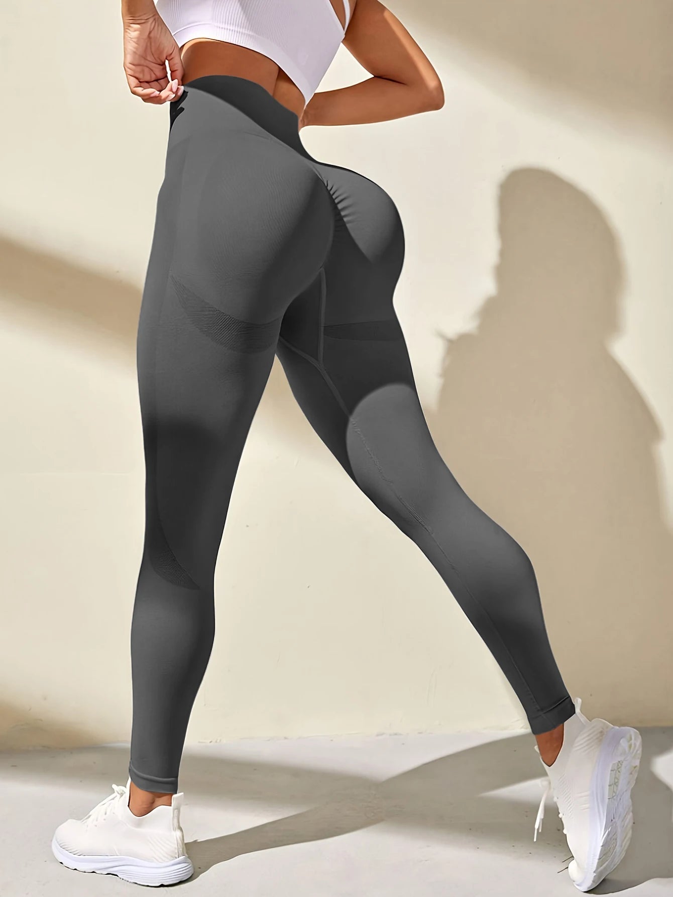 Women's Seamless High-Waist Yoga Crop Pants for Hip-Lifting Fitness